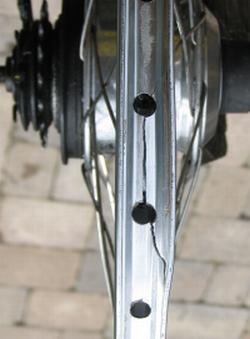 Kinetix rear rim fracture.WEB 
