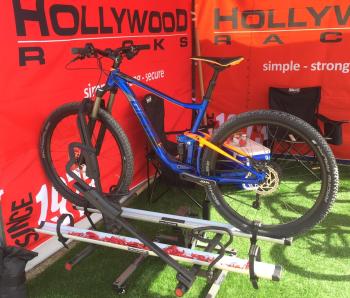 SeaOtter2017.HollywoodRacks.WEB