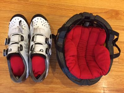Stuffitts.in.shoes.helmet.WEB