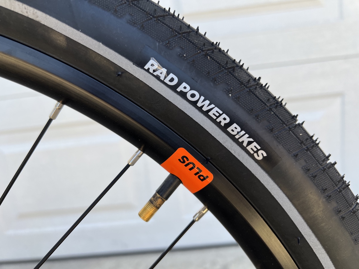 RadCity5 tires with reflective strip