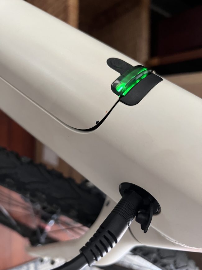 Vvolt charging battery