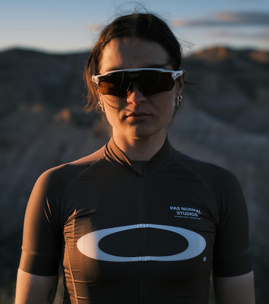 レンズ新品 RADAR EV PATH Pas Normal Studios x Oakley Radar EV Path Sunglasses Review