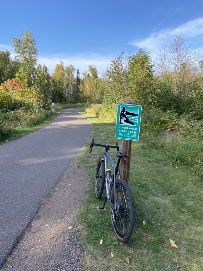 Pirelli Cinturato Gravel M Classic tubeless tires on trail