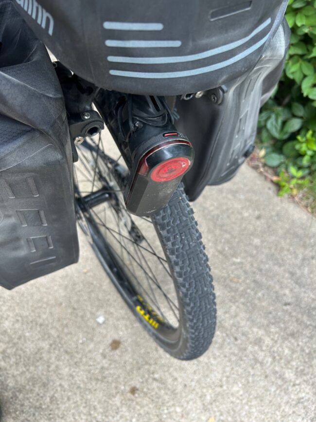Tailfin radar mount