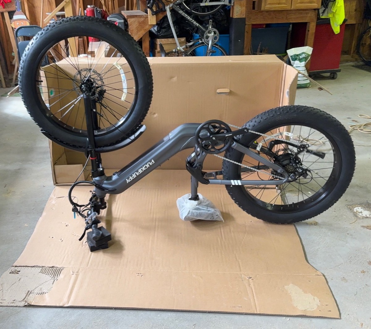Puckipuppy Boxer ST Ebike upside down