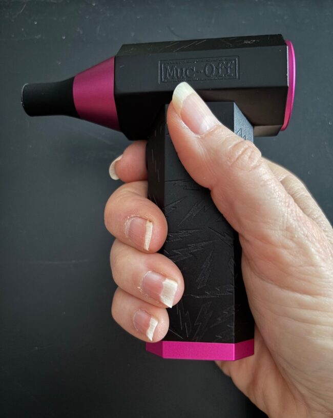 muc off hand held air blaster in hand