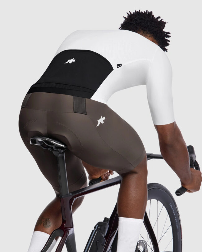 MILLE GT kit product backview cyclist