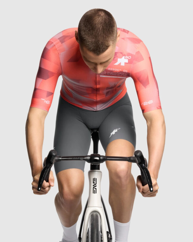 ASSOS EQUIPE R Men’s Kit
