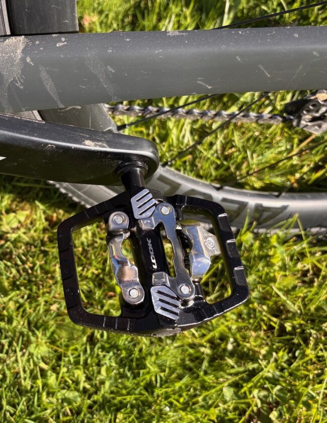 LOOK Pedal on bike cleat view